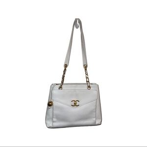 CHANEL vintage shoulder bag